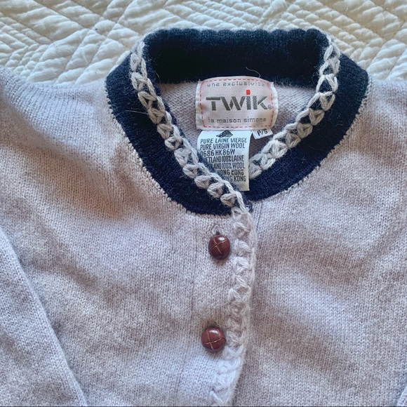 🚫SOLD🚫 VINTAGE Lilac Half Button Virgin Wool Knit Sweater - Picture 2 of 3